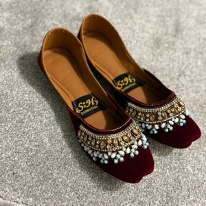 Indiana Glass Burgundy Embellished Flats